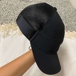 NWOT Women’s Lululemon Black Mesh Baseball Cap